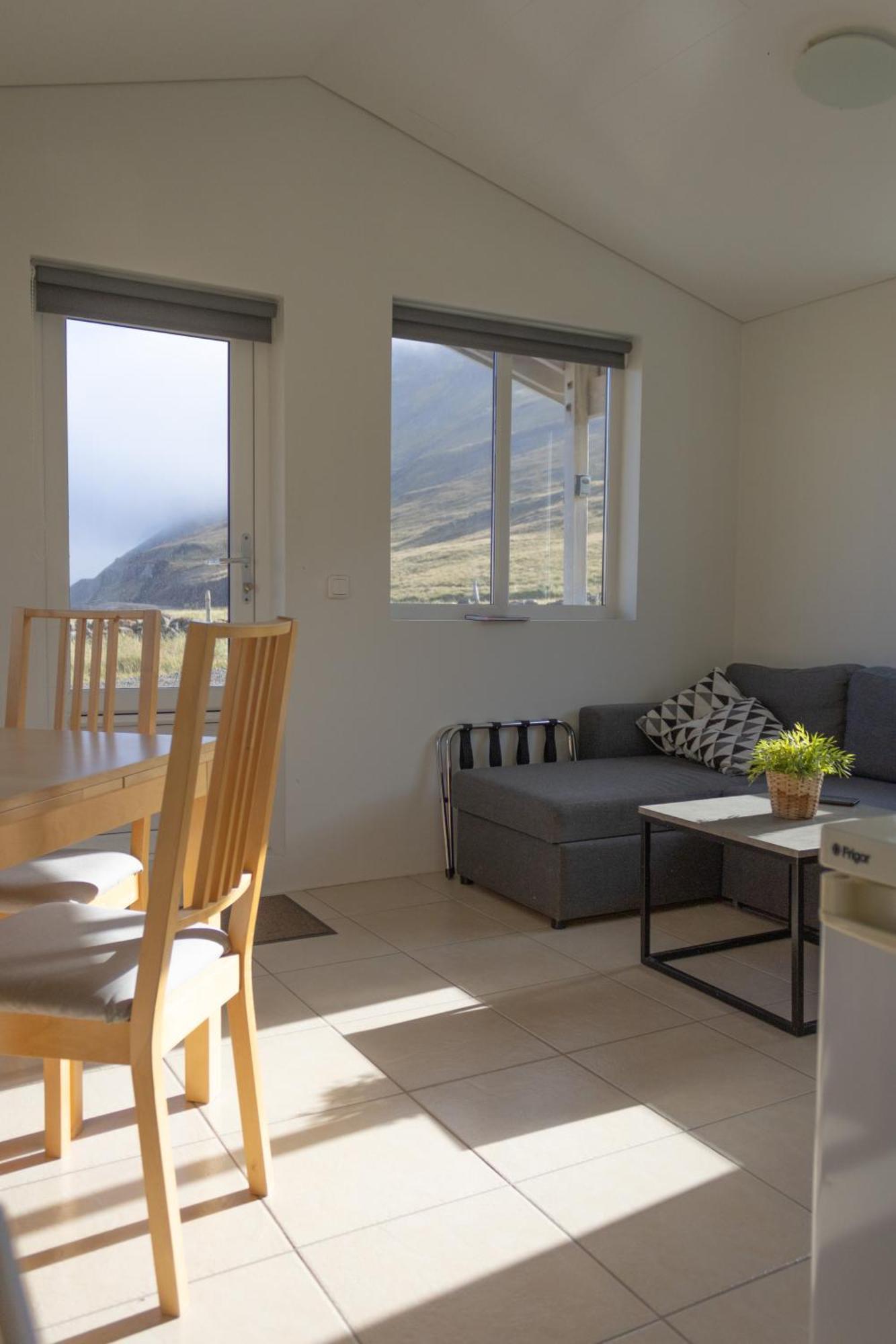 Urdartindur Guesthouse And Cottages Northurfjorthur Exterior foto