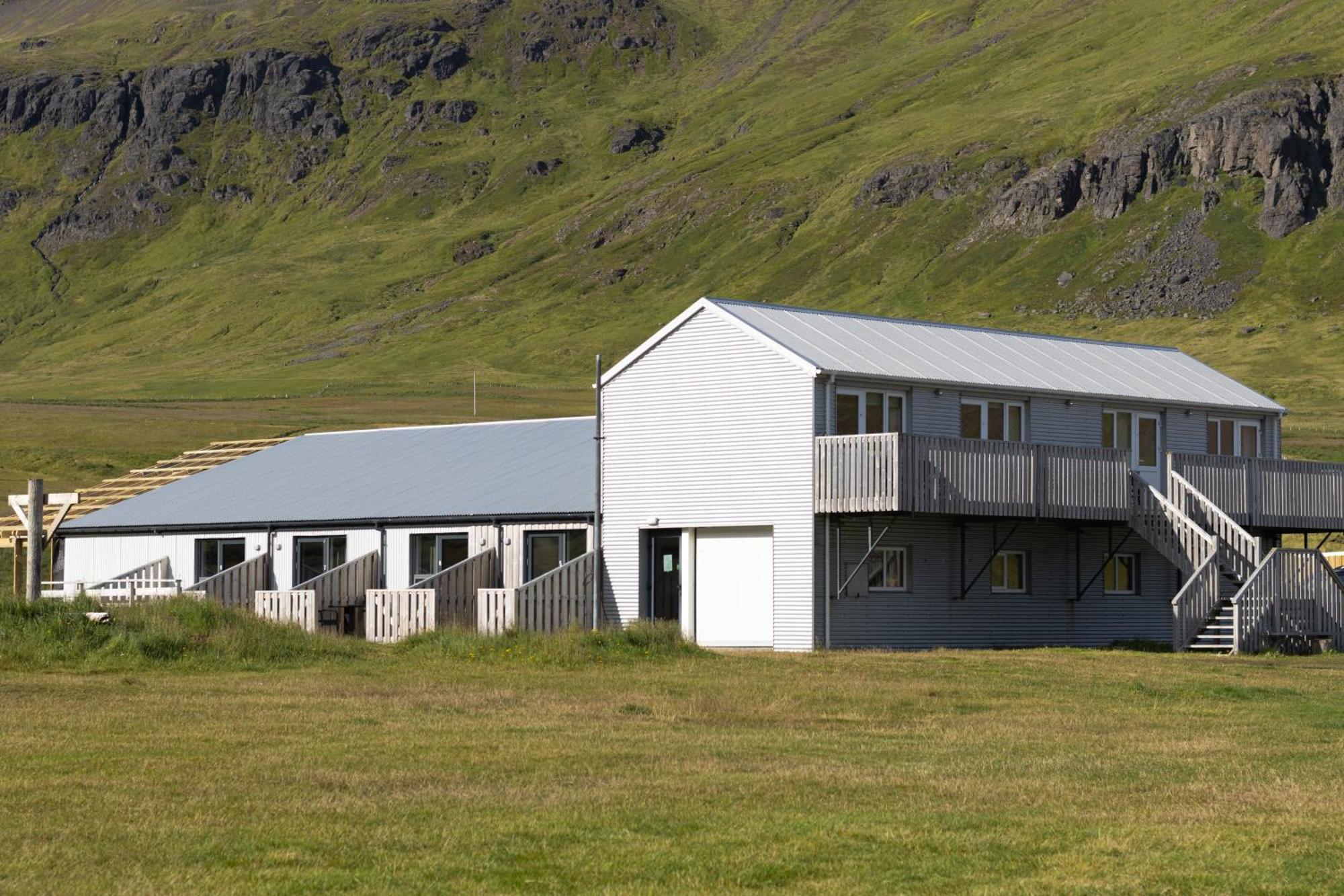 Urdartindur Guesthouse And Cottages Northurfjorthur Exterior foto